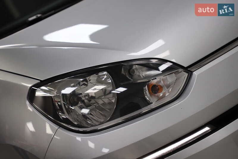 Хэтчбек Volkswagen Up 2014 в Дрогобыче