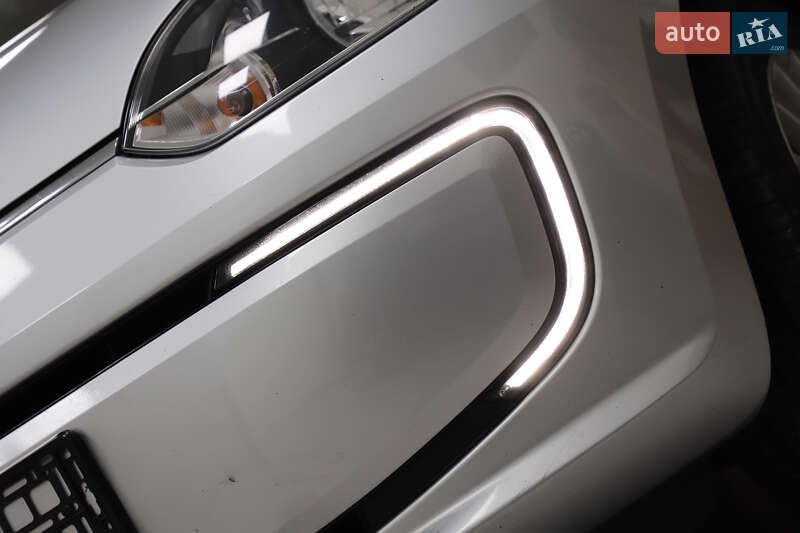 Хэтчбек Volkswagen Up 2014 в Дрогобыче
