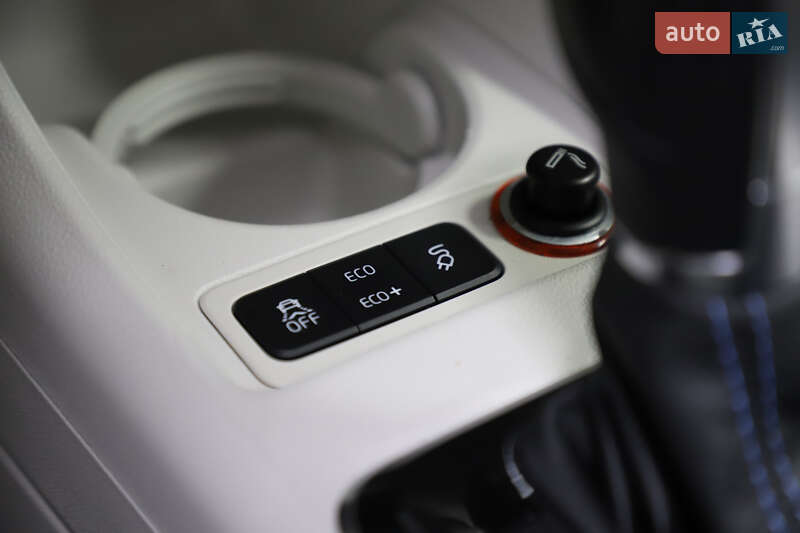 Хэтчбек Volkswagen Up 2014 в Дрогобыче