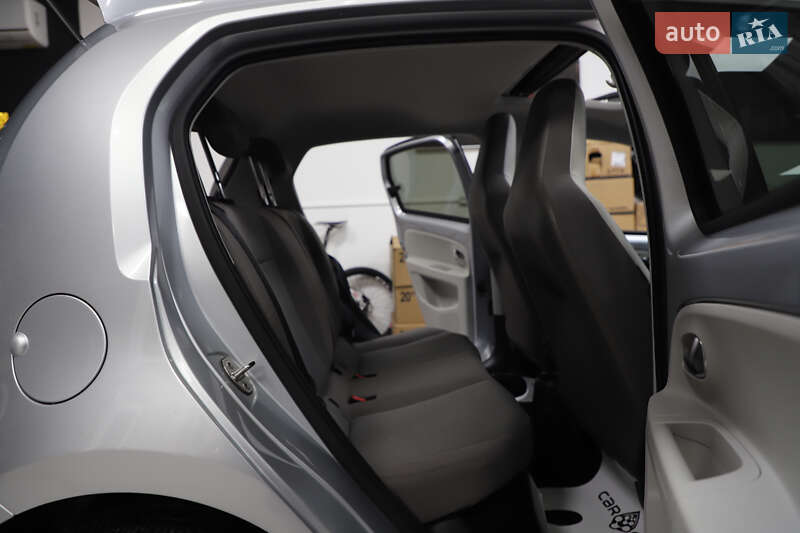 Хэтчбек Volkswagen Up 2014 в Дрогобыче