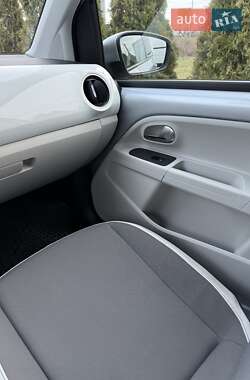 Хэтчбек Volkswagen Up 2014 в 