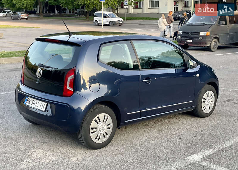 Хетчбек Volkswagen Up 2013 в Рівному