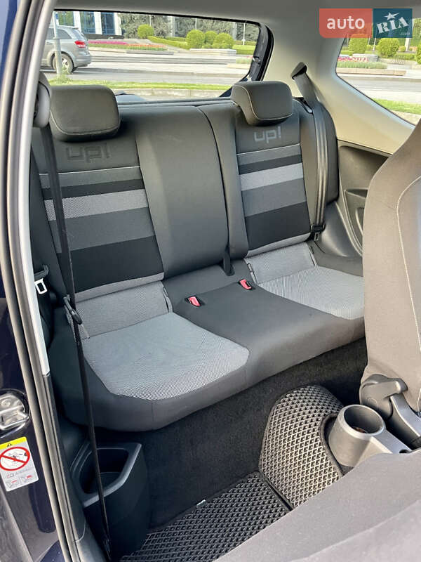 Хетчбек Volkswagen Up 2013 в Рівному