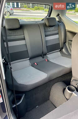 Хетчбек Volkswagen Up 2013 в 