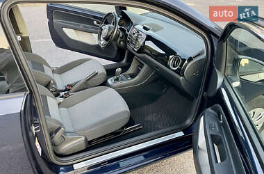 Хетчбек Volkswagen Up 2013 в 