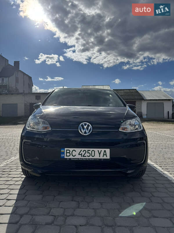 Хэтчбек Volkswagen Up 2017 в Львове