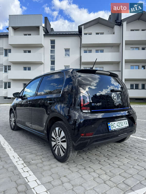 Хэтчбек Volkswagen Up 2017 в Львове