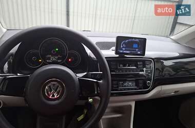 Хэтчбек Volkswagen Up 2014 в 