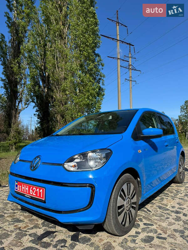 Хэтчбек Volkswagen Up 2014 в 