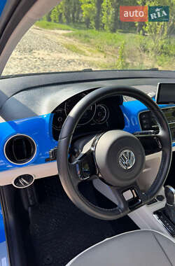 Хэтчбек Volkswagen Up 2014 в 