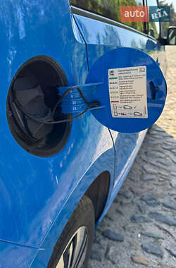 Хэтчбек Volkswagen Up 2014 в 
