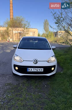 Хэтчбек Volkswagen Up 2012 в 