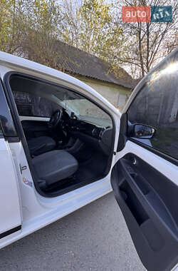 Хэтчбек Volkswagen Up 2012 в 