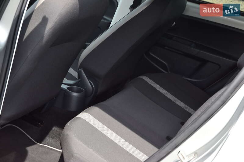 Хэтчбек Volkswagen Up 2017 в Луцке фото 21 Хэтчбек Volkswagen Up 2017 в Луцке