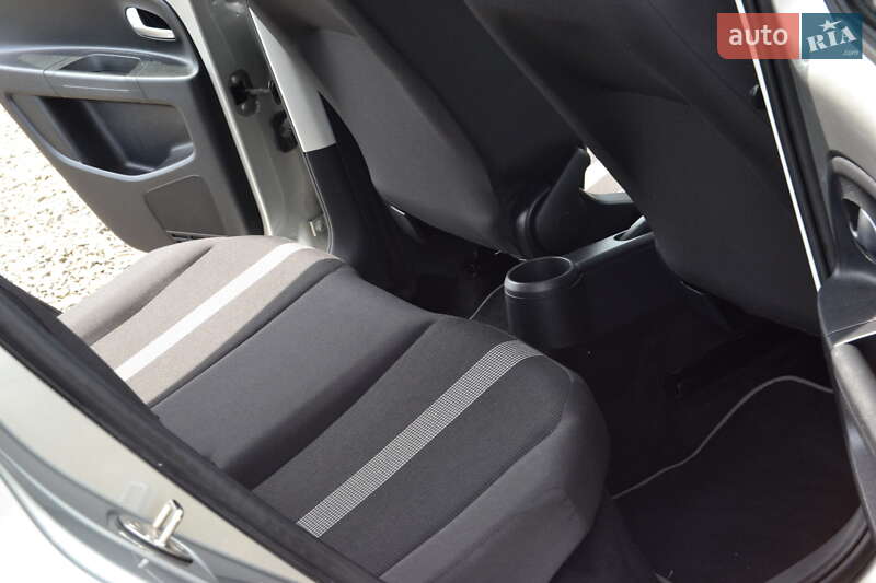 Хэтчбек Volkswagen Up 2017 в Луцке фото 24 Хэтчбек Volkswagen Up 2017 в Луцке