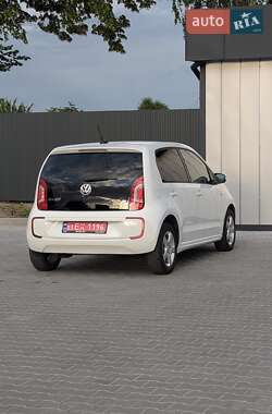 Хэтчбек Volkswagen Up 2015 в 