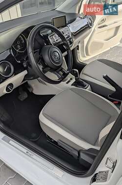 Хэтчбек Volkswagen Up 2015 в 