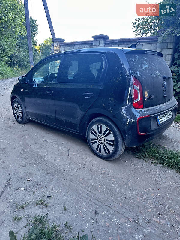Хетчбек Volkswagen Up 2013 в Львові