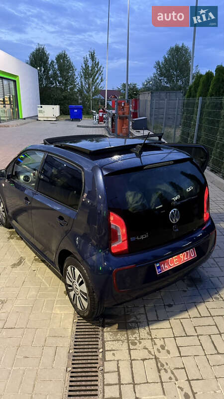 Хэтчбек Volkswagen Up 2013 в Ужгороде
