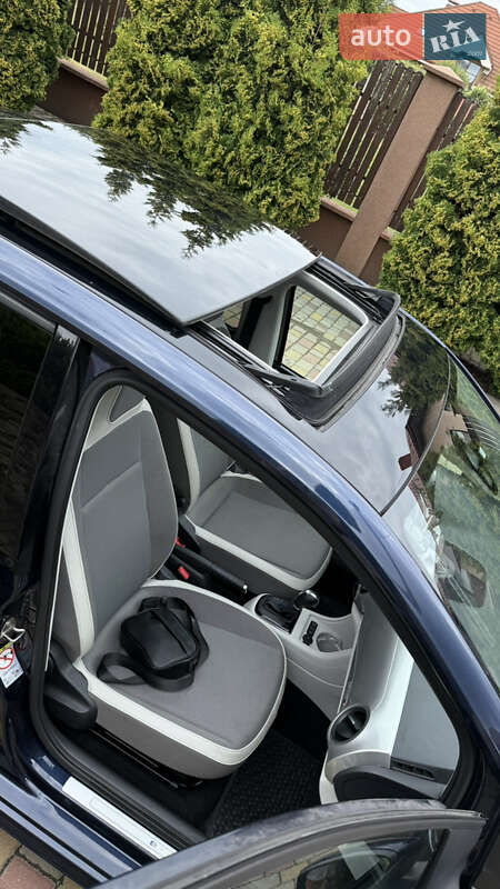 Хэтчбек Volkswagen Up 2013 в Ужгороде