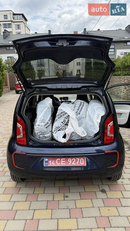 Хэтчбек Volkswagen Up 2013 в Ужгороде