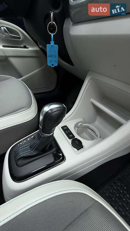 Хэтчбек Volkswagen Up 2013 в Ужгороде