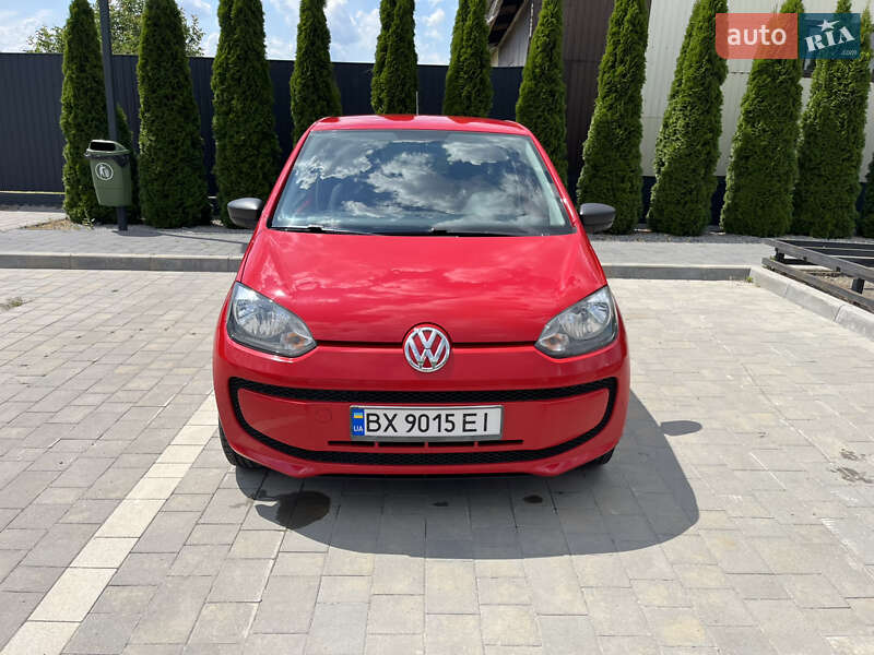 Хэтчбек Volkswagen Up 2011 в Каменец-Подольском
