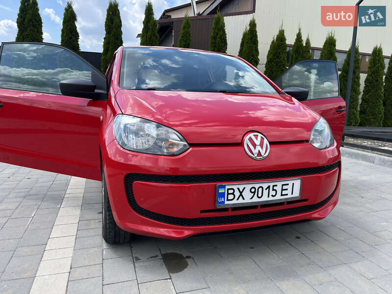 Хэтчбек Volkswagen Up 2011 в Каменец-Подольском