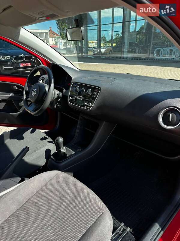 Хэтчбек Volkswagen Up 2011 в Львове