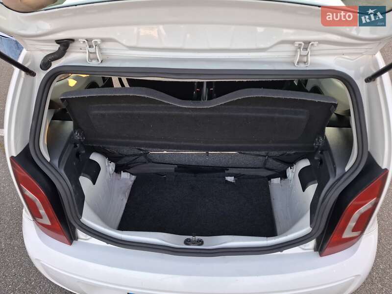 Хэтчбек Volkswagen Up 2013 в Киеве фото 9 Хэтчбек Volkswagen Up 2013 в Киеве