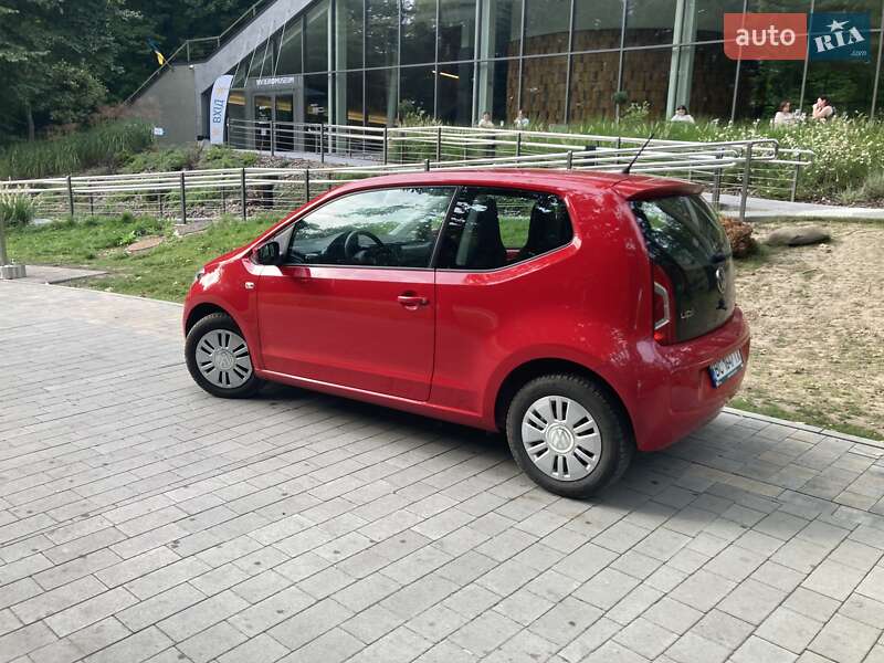 Хэтчбек Volkswagen Up 2013 в Львове