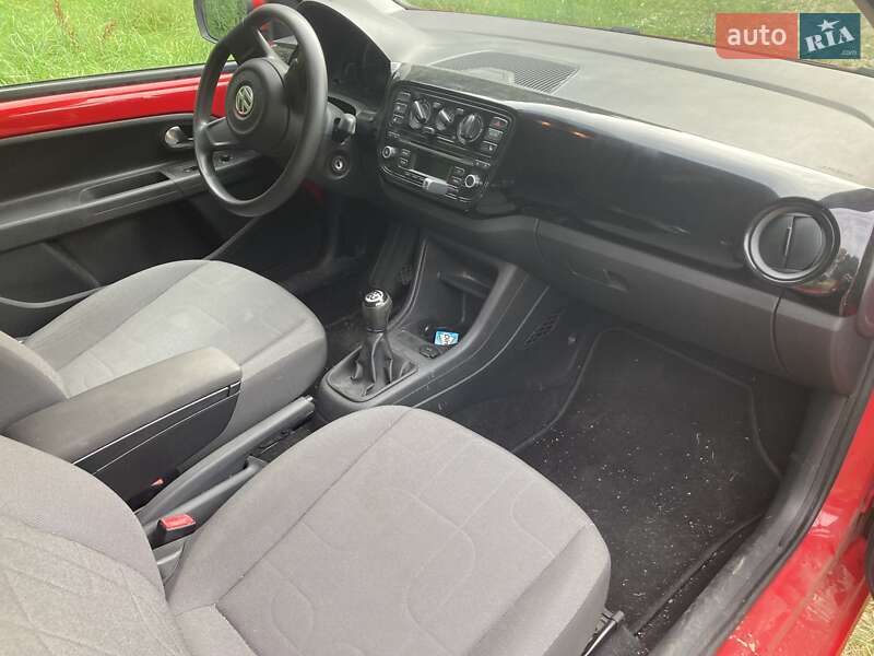 Хэтчбек Volkswagen Up 2013 в Львове