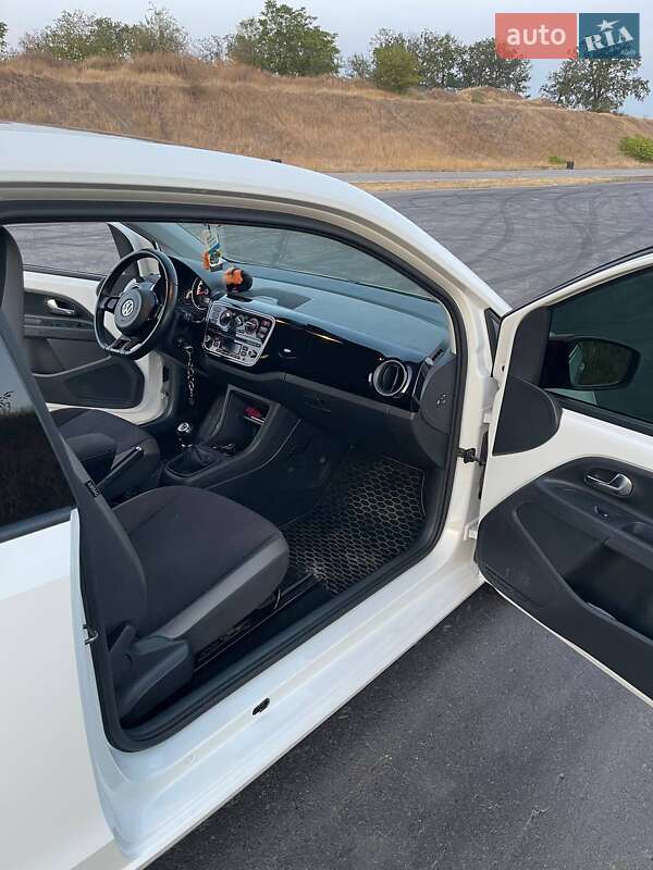 Хетчбек Volkswagen Up 2013 в Одесі