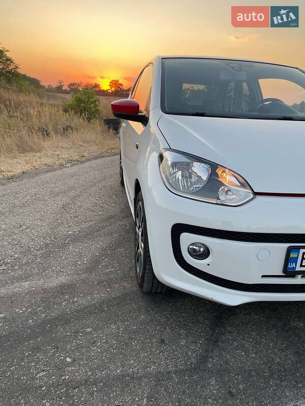 Хетчбек Volkswagen Up 2013 в Одесі