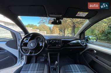 Хетчбек Volkswagen Up 2016 в  фото 18 Хетчбек Volkswagen Up 2016 в