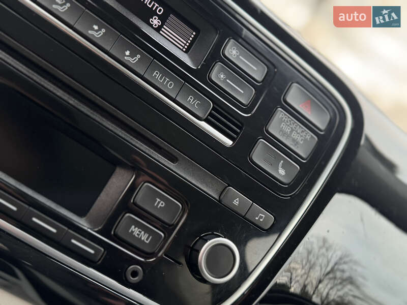 Хэтчбек Volkswagen Up 2015 в Дрогобыче