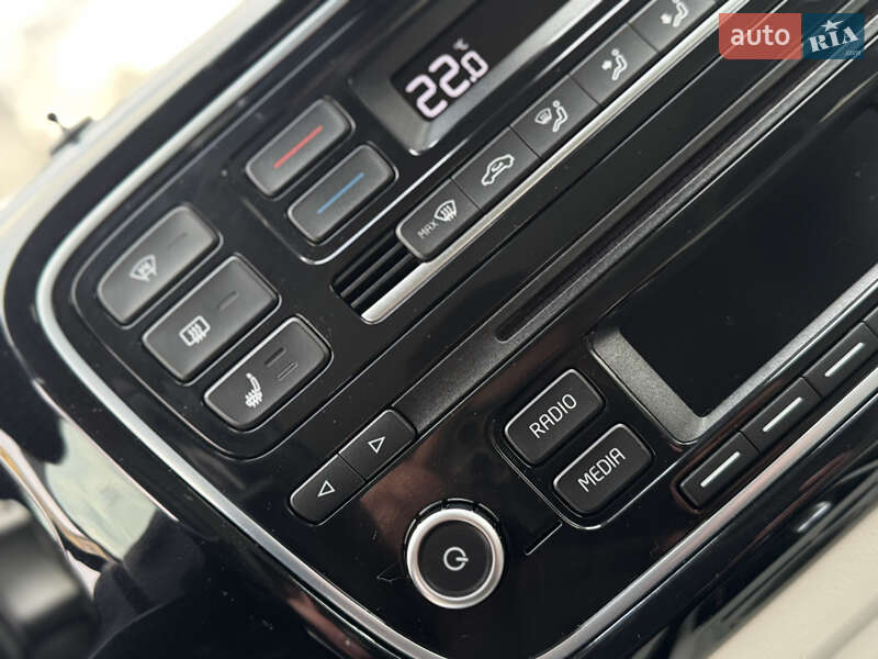 Хэтчбек Volkswagen Up 2015 в Дрогобыче