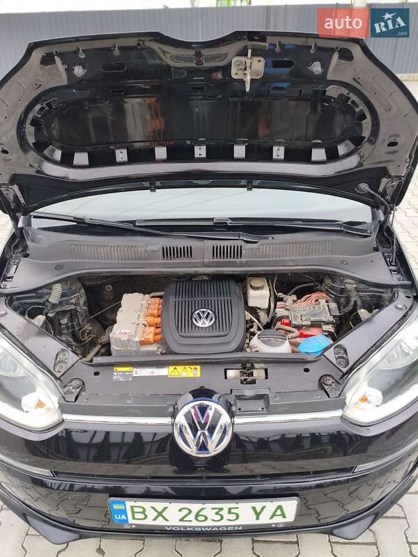 Хэтчбек Volkswagen Up 2014 в Изяславе