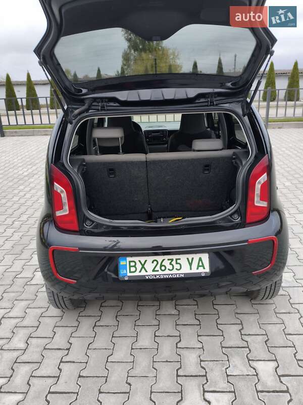 Хэтчбек Volkswagen Up 2014 в Изяславе