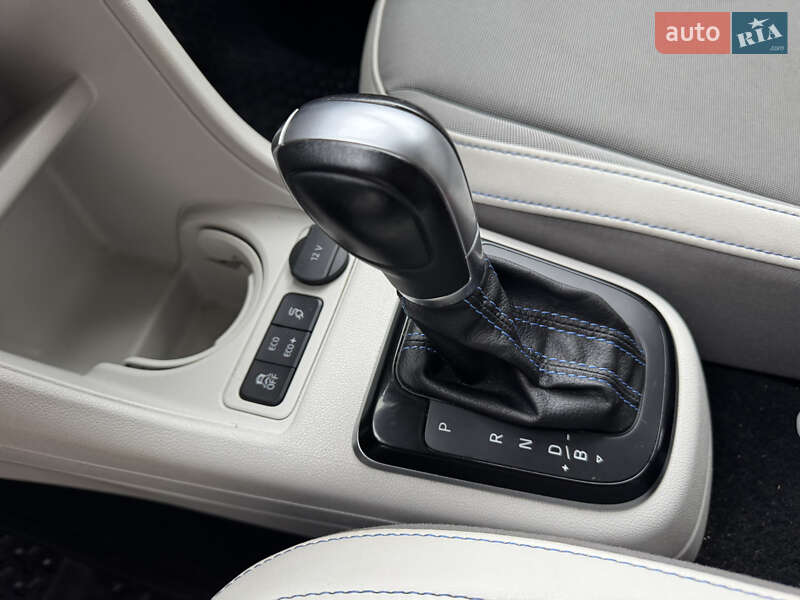 Хетчбек Volkswagen Up 2015 в Тернополі