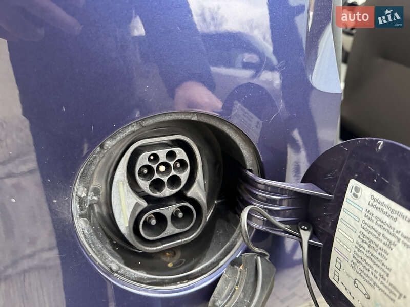 Хетчбек Volkswagen Up 2015 в Тернополі