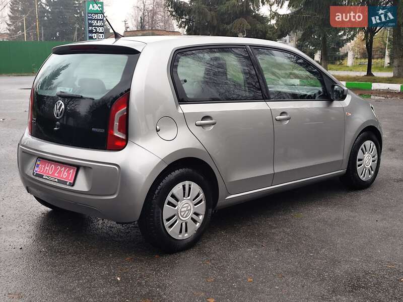 Хетчбек Volkswagen Up 2013 в Звягелі