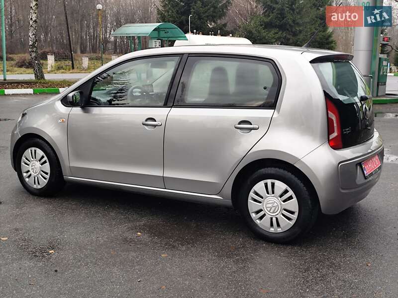 Хетчбек Volkswagen Up 2013 в Звягелі