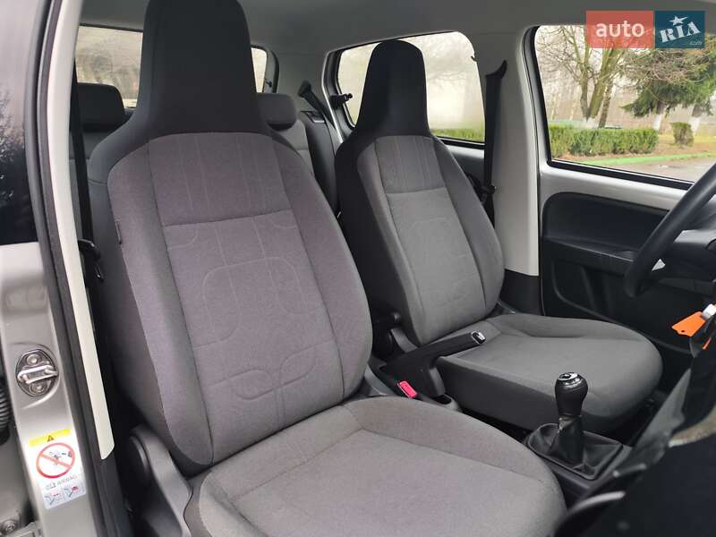 Хетчбек Volkswagen Up 2013 в Звягелі