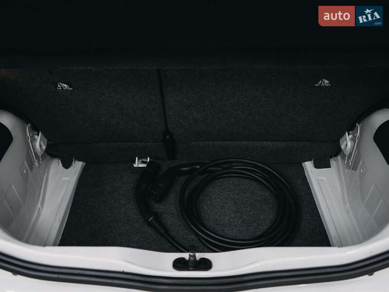 Хэтчбек Volkswagen Up 2020 в Львове