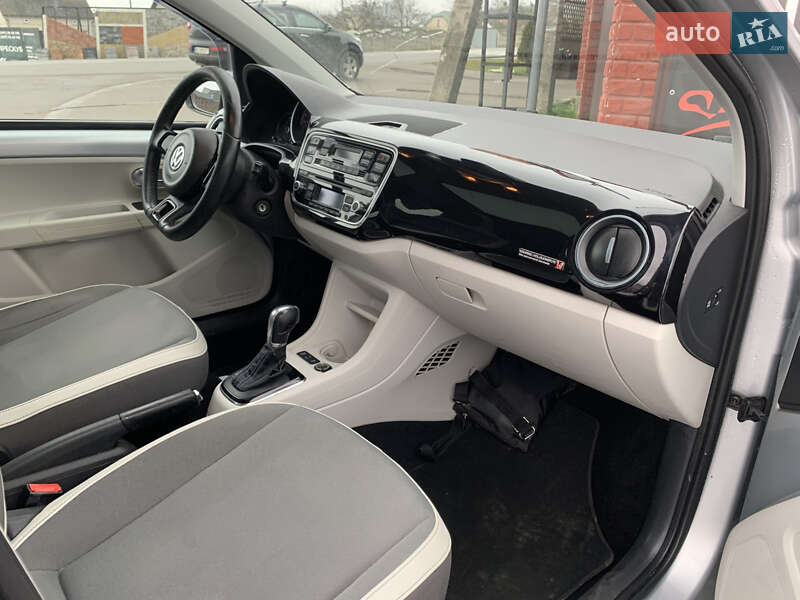 Хэтчбек Volkswagen Up 2014 в Львове