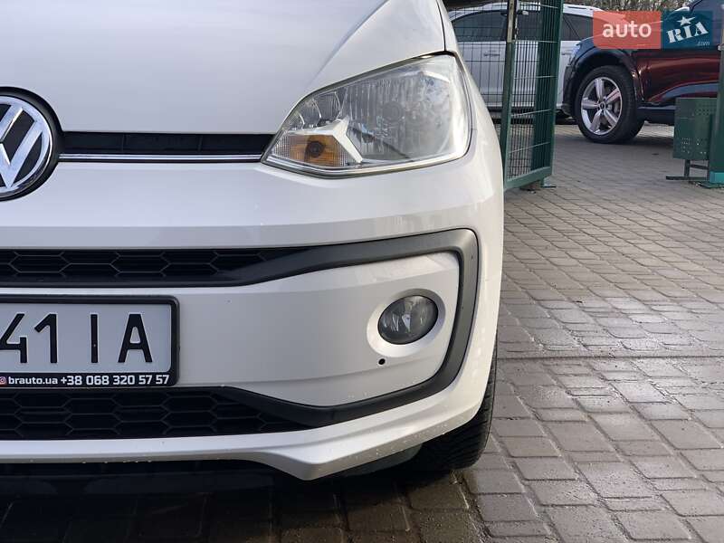Хетчбек Volkswagen Up 2016 в Бердичеві