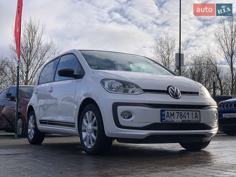 Хетчбек Volkswagen Up 2016 в Бердичеві
