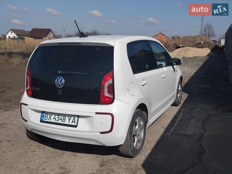 Хетчбек Volkswagen Up 2015 в Хмельницькому
