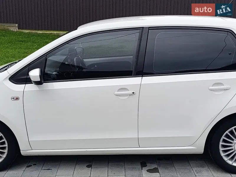 Volkswagen Up 2016